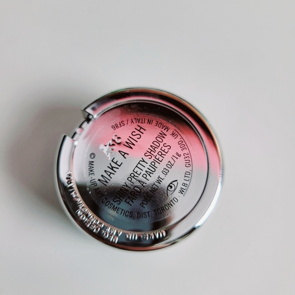 MAC Shiny Pretty Shadow Eyeshadow Make A Wish - Picture 5 of 5